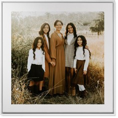 Simple Gallery of One Border Portrait